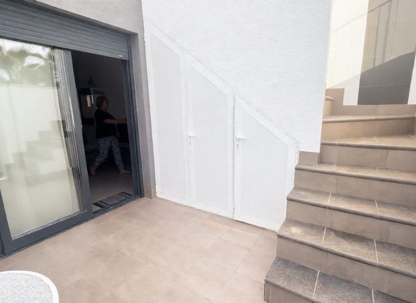 2 soveværelse Lejlighed til salg i Punta Prima med swimmingpool - € 279.900 (Ref: 9705902)