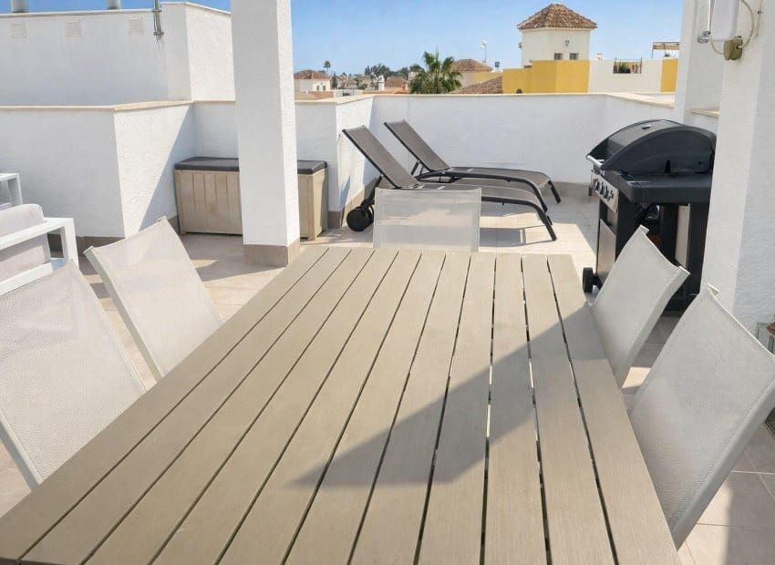 2 soveværelse Lejlighed til salg i Punta Prima med swimmingpool - € 279.900 (Ref: 9705902)