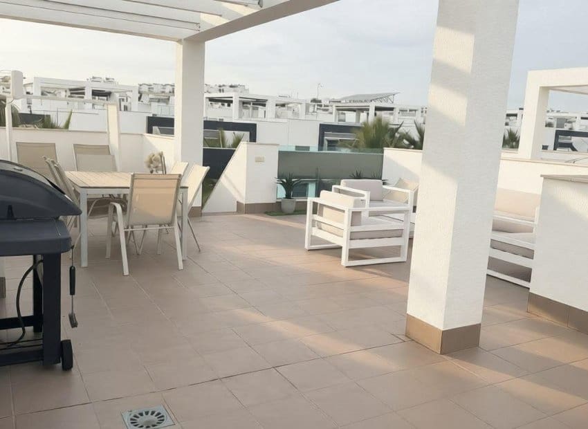 2 soveværelse Lejlighed til salg i Punta Prima med swimmingpool - € 279.900 (Ref: 9705902)