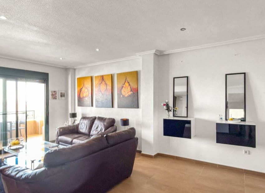 2 makuuhuone Huoneisto myytävänä paikassa Campoamor mukana uima-altaan - 195 000 € (Ref: 9705906)