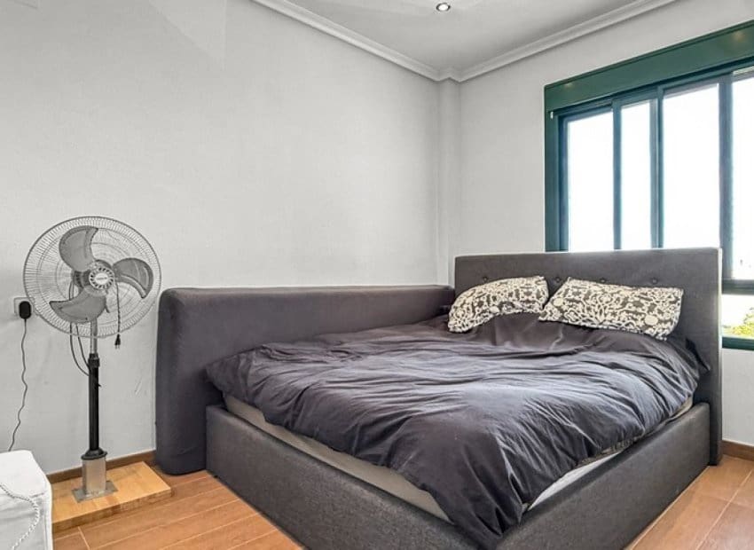 2 makuuhuone Huoneisto myytävänä paikassa Campoamor mukana uima-altaan - 195 000 € (Ref: 9705906)