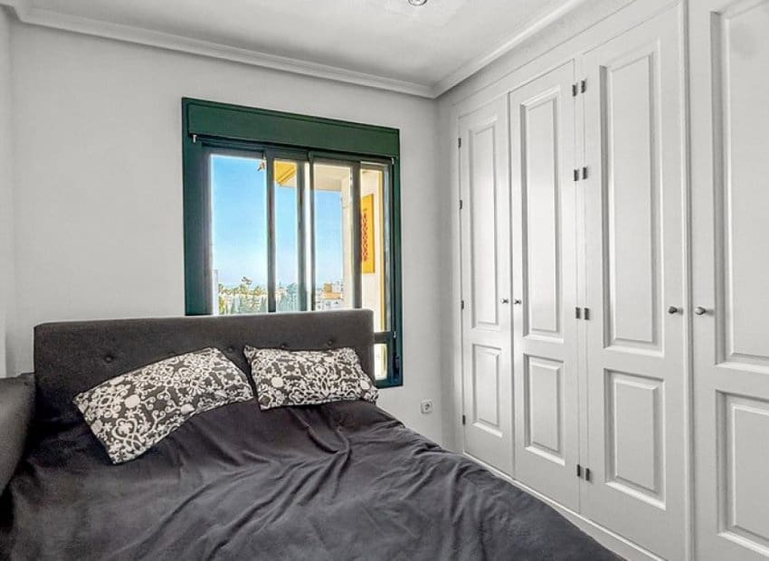 2 makuuhuone Huoneisto myytävänä paikassa Campoamor mukana uima-altaan - 195 000 € (Ref: 9705906)