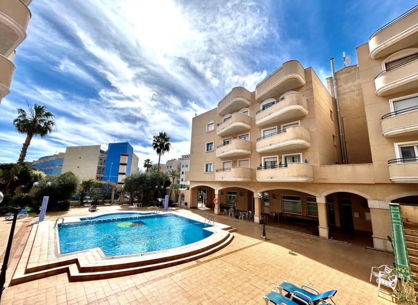 2 bedroom Apartment for sale in Cabo Roig with pool - € 174,995 (Ref: 9705908)