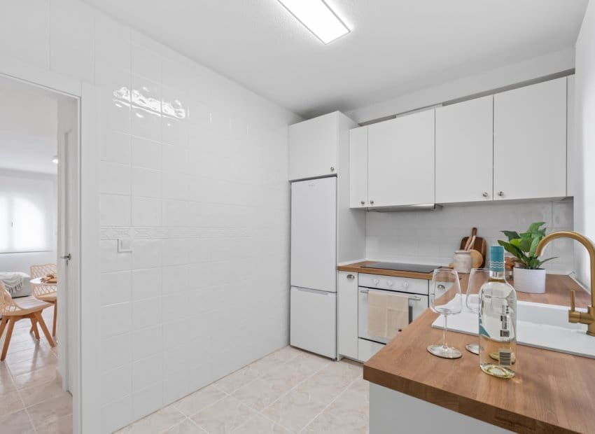 2 bedroom Townhouse for sale in Alicante / Alacant city with pool - € 205,000 (Ref: 9705909)