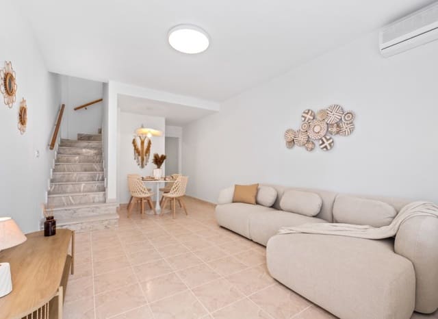 2 quarto Casa em Banda para venda em Florida Baja, Alicante cidade com piscina - 205 000 € (Ref: 9705909)