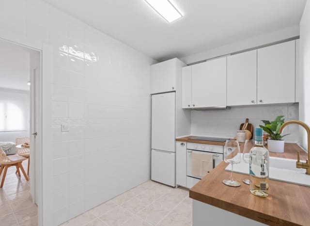 2 quarto Casa em Banda para venda em Florida Baja, Alicante cidade com piscina - 205 000 € (Ref: 9705909)