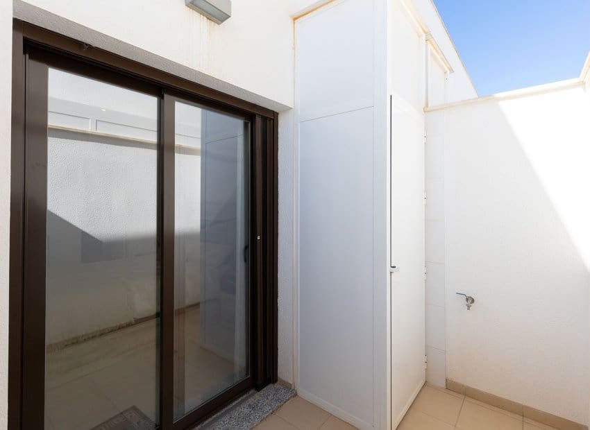 Apartamento de 2 habitaciones en Pilar de la Horadada en venta con piscina - 275.000 € (Ref: 9707995)