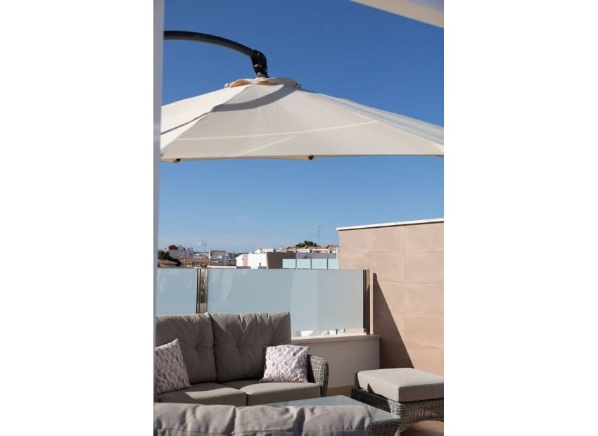 Apartamento de 2 habitaciones en Pilar de la Horadada en venta con piscina - 275.000 € (Ref: 9707995)