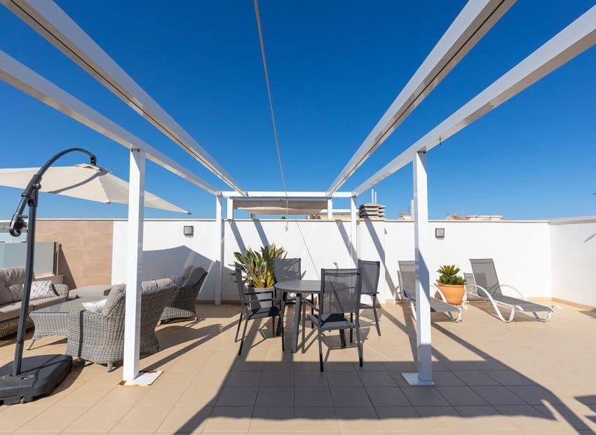 Apartamento de 2 habitaciones en Pilar de la Horadada en venta con piscina - 275.000 € (Ref: 9707995)