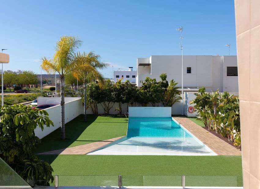 Apartamento de 2 habitaciones en Pilar de la Horadada en venta con piscina - 275.000 € (Ref: 9707995)