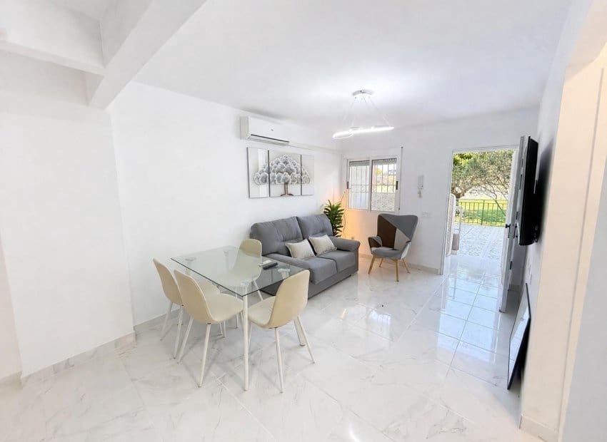 2 quarto Apartamento para venda em Torrevieja com piscina - 149 000 € (Ref: 9712435)