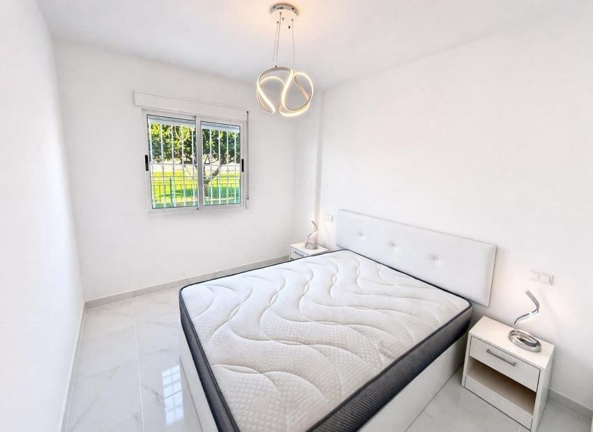 2 quarto Apartamento para venda em Torrevieja com piscina - 149 000 € (Ref: 9712435)