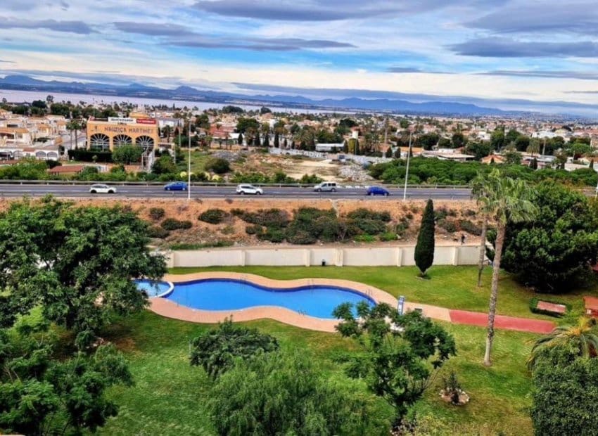 2 quarto Apartamento para venda em Torrevieja com piscina - 149 000 € (Ref: 9712435)