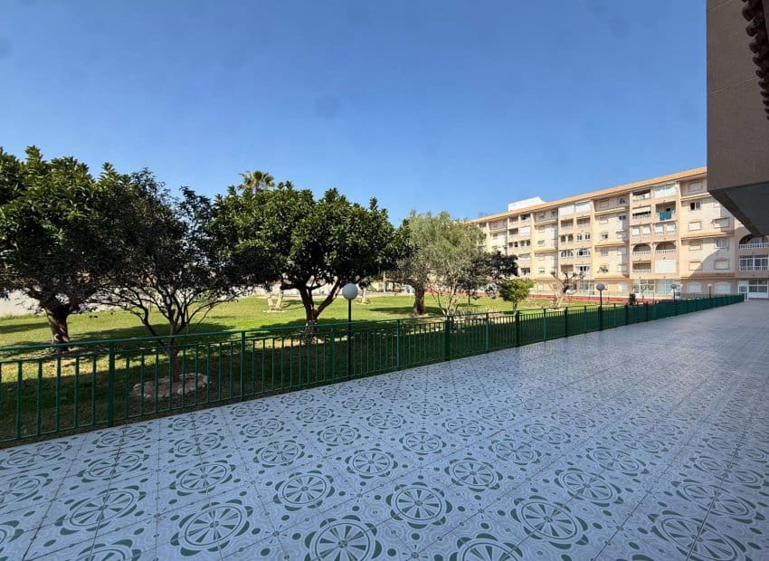 2 quarto Apartamento para venda em Torrevieja com piscina - 149 000 € (Ref: 9712435)
