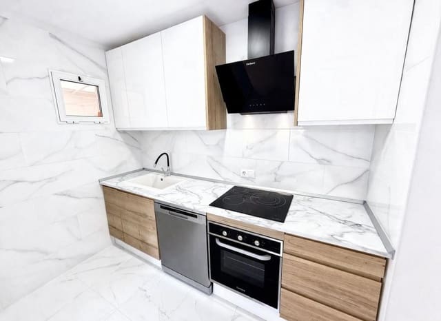 2 quarto Apartamento para venda em Parque de las Naciones, Torrevieja com piscina - 149 000 € (Ref: 9712435)