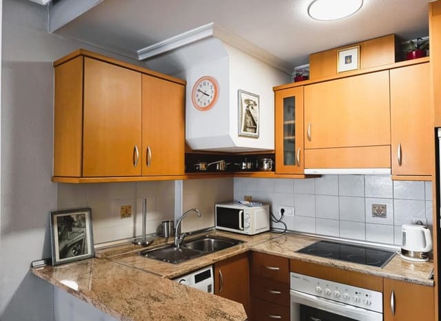 2 slaapkamer Appartement te koop in Aguamarina, Orihuela met zwembad - € 219.000 (Ref: 9712436)