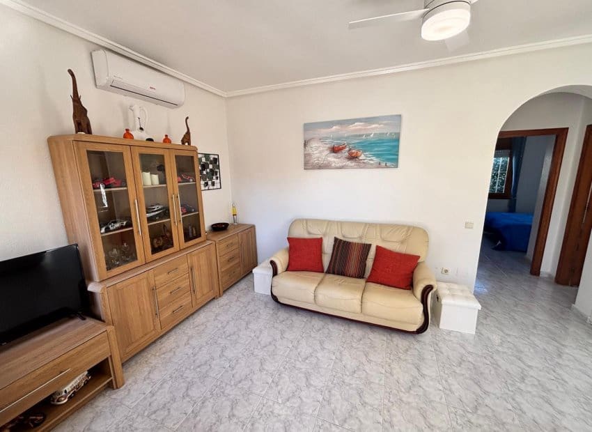 2 soveværelse Villa til salg i Ciudad Quesada med swimmingpool - € 225.000 (Ref: 9713891)