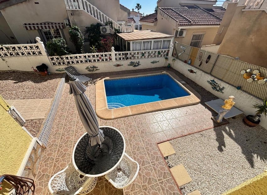 2 soveværelse Villa til salg i Ciudad Quesada med swimmingpool - € 225.000 (Ref: 9713891)