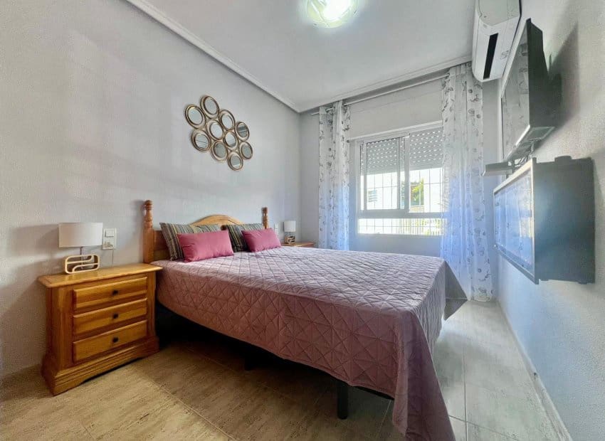 2 chambre Appartement à vendre à Torrevieja avec piscine - 155 000 € (Ref: 9714113)