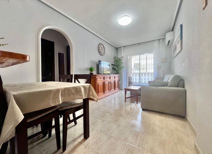 2 chambre Appartement à vendre à Torrevieja avec piscine - 155 000 € (Ref: 9714113)