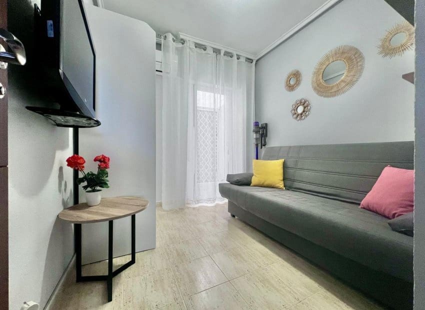 2 chambre Appartement à vendre à Torrevieja avec piscine - 155 000 € (Ref: 9714113)