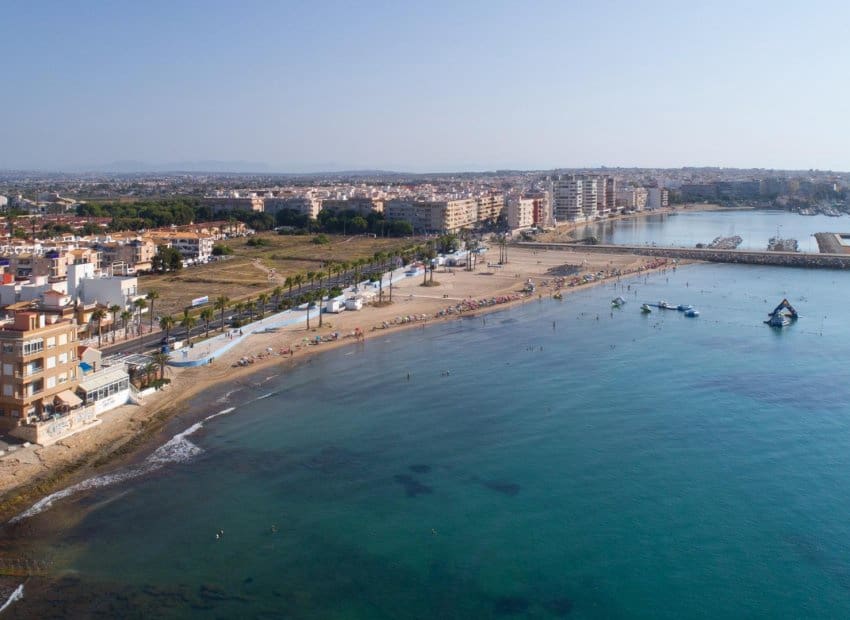 2 chambre Appartement à vendre à Torrevieja avec piscine - 155 000 € (Ref: 9714113)