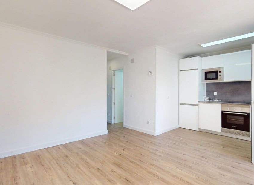 Apartamento de 2 habitaciones en Villamartin en venta - 225.000 € (Ref: 9715378)