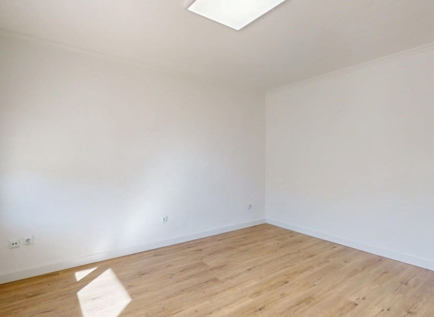 Apartamento de 2 habitaciones en Villamartin en venta - 225.000 € (Ref: 9715378)