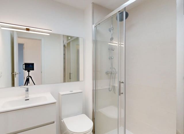 Apartamento de 2 habitaciones en Villamartin, Orihuela en venta - 225.000 € (Ref: 9715378)