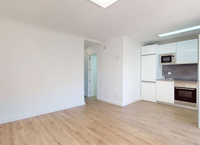 Apartamento de 2 habitaciones en Villamartin, Orihuela en venta - 225.000 € (Ref: 9715378)