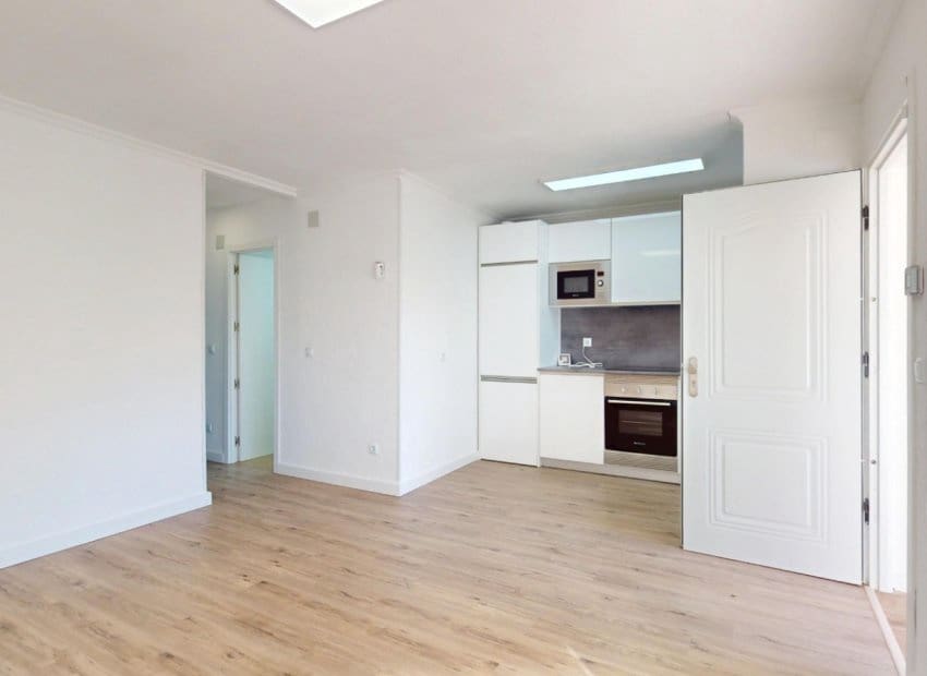 Apartamento de 2 habitaciones en Villamartin en venta - 225.000 € (Ref: 9715378)