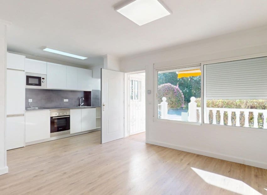 Apartamento de 2 habitaciones en Villamartin en venta - 225.000 € (Ref: 9715378)