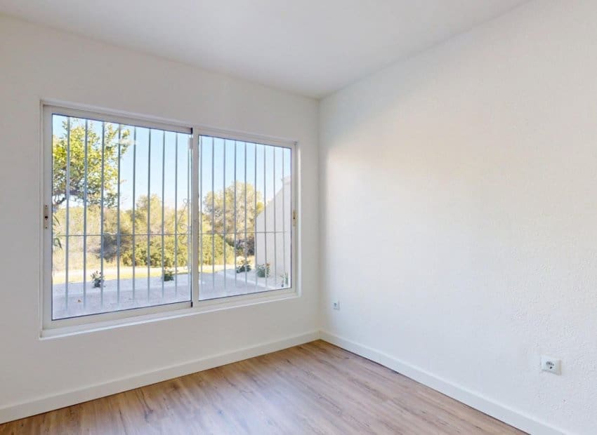 Apartamento de 2 habitaciones en Villamartin en venta - 225.000 € (Ref: 9715378)