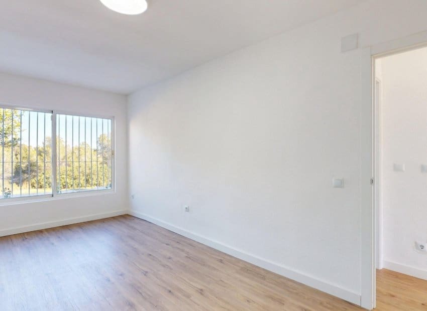 Apartamento de 2 habitaciones en Villamartin en venta - 225.000 € (Ref: 9715378)