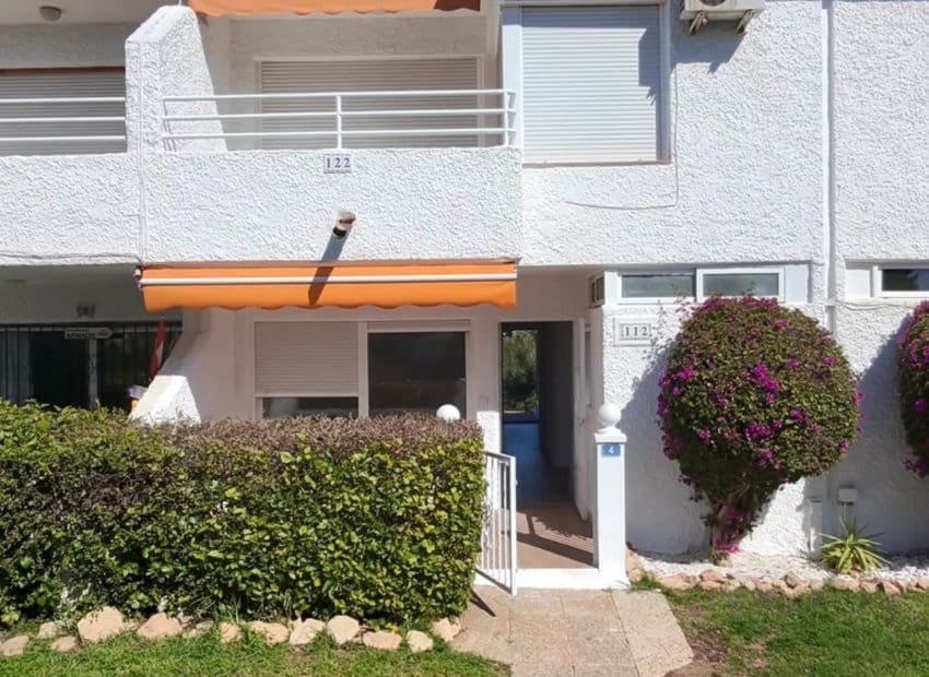 Apartamento de 2 habitaciones en Villamartin en venta - 225.000 € (Ref: 9715378)