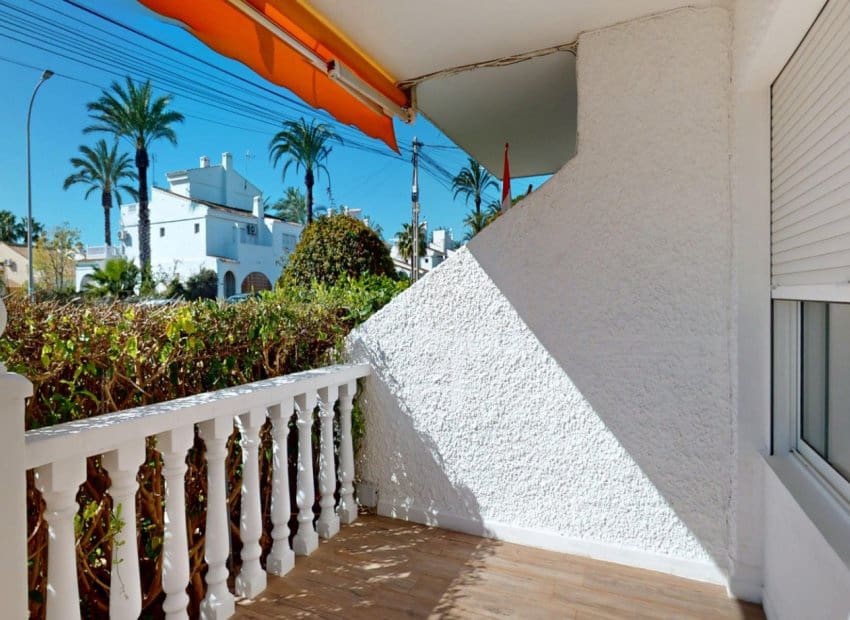 Apartamento de 2 habitaciones en Villamartin en venta - 225.000 € (Ref: 9715378)