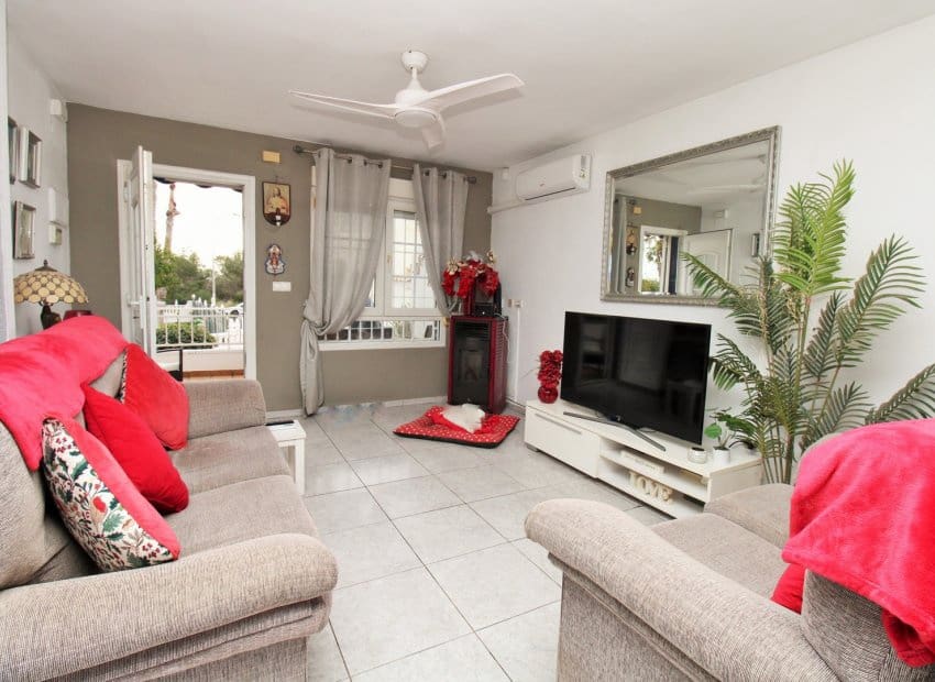 4 bedroom Townhouse for sale in Los Dolses with pool - € 295,000 (Ref: 9720338)