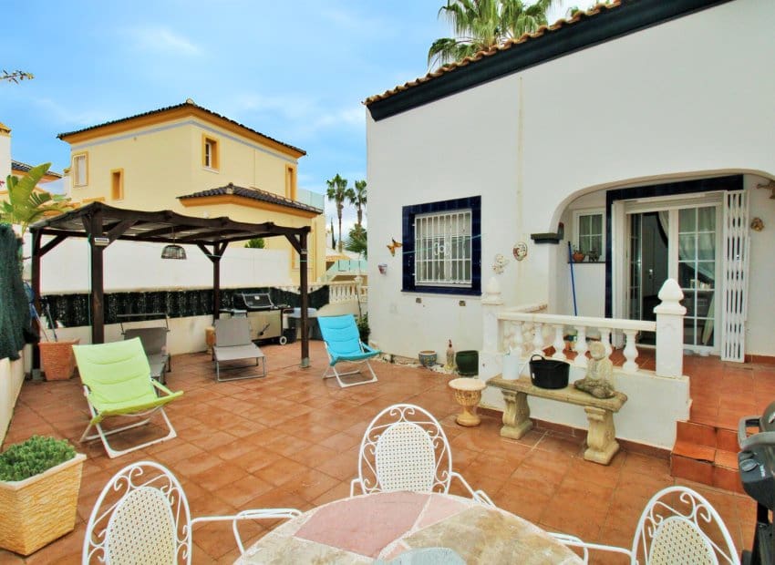 4 bedroom Townhouse for sale in Los Dolses with pool - € 295,000 (Ref: 9720338)