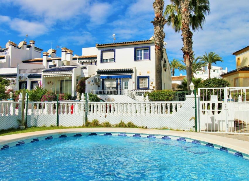 4 bedroom Townhouse for sale in Los Dolses with pool - € 295,000 (Ref: 9720338)