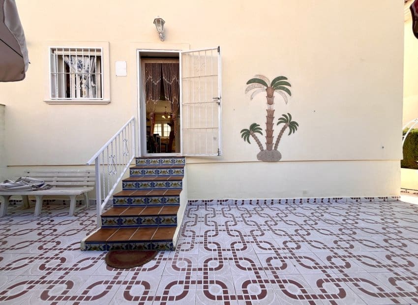 2 bedroom Apartment for sale in Playa Flamenca with pool - € 199,999 (Ref: 9720604)