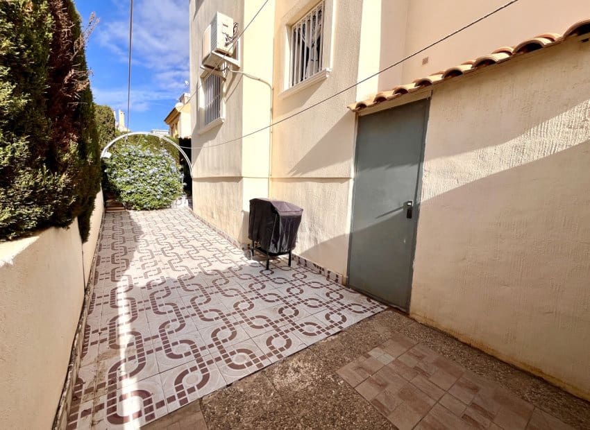 2 bedroom Apartment for sale in Playa Flamenca with pool - € 199,999 (Ref: 9720604)
