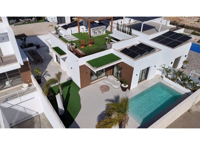 4 sypialnia Willa na sprzedaż w San Miguel de Salinas z basenem - 605 000 € (Ref: 9722686)