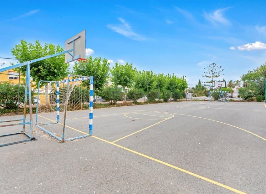 3 slaapkamer Huis te koop in El Limonar met zwembad - € 160.000 (Ref: 9722687)