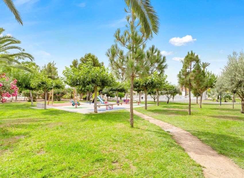 3 slaapkamer Huis te koop in El Limonar met zwembad - € 160.000 (Ref: 9722687)