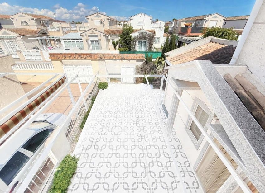 3 slaapkamer Huis te koop in El Limonar met zwembad - € 160.000 (Ref: 9722687)