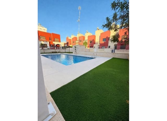 2 sypialnia Dom na sprzedaż w Aguas Nuevas, Torrevieja z basenem - 239 900 € (Ref: 9722688)
