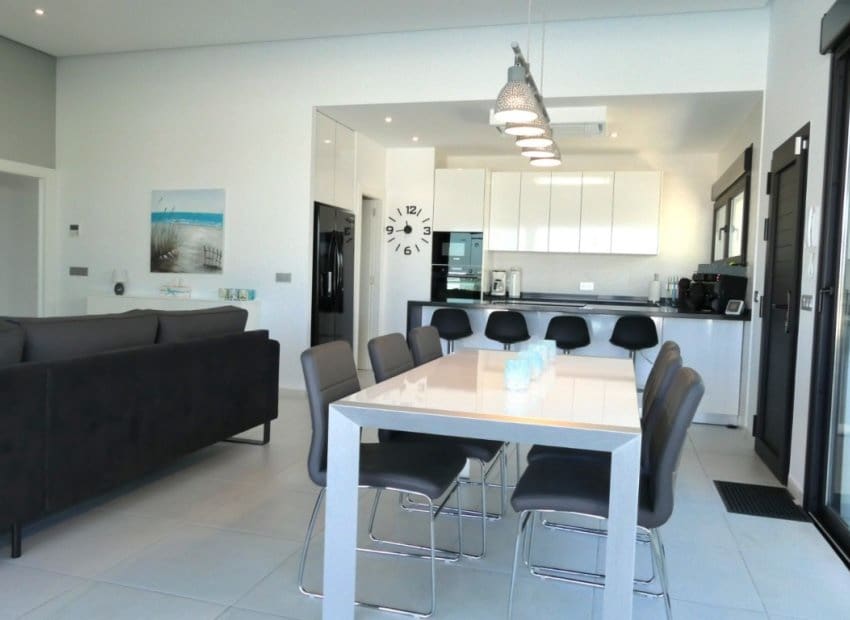 4 quarto Moradia para venda em Benijofar com piscina - 675 000 € (Ref: 9722689)