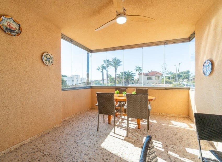 3 sovrum Lägenhet till salu i Orihuela Costa med pool - 189 900 € (Ref: 9722690)