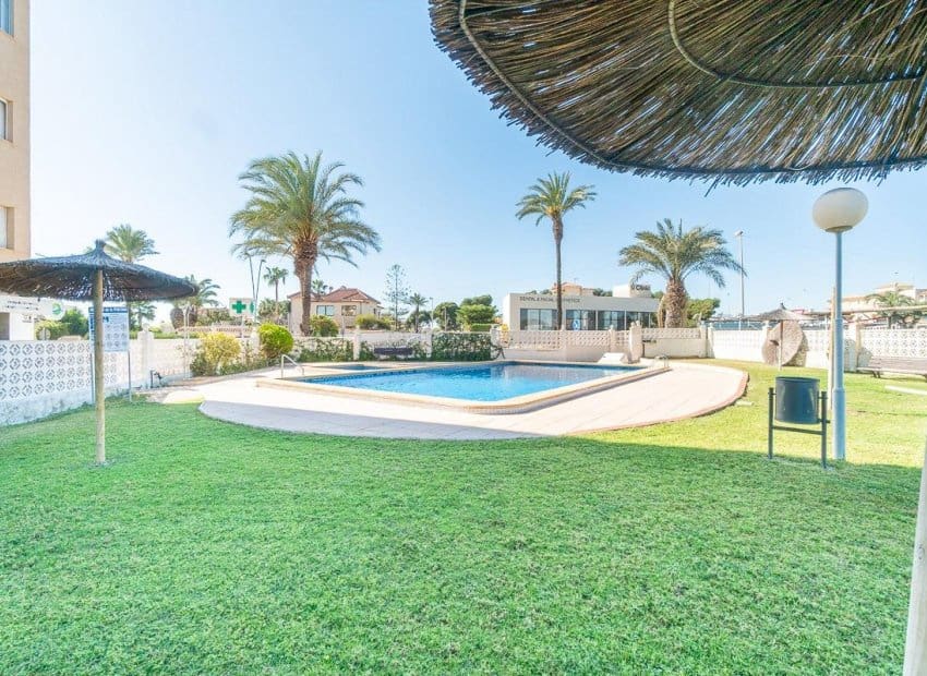 3 sovrum Lägenhet till salu i Orihuela Costa med pool - 189 900 € (Ref: 9722690)
