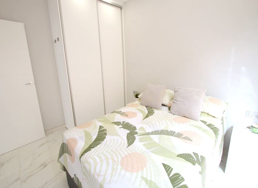 3 makuuhuone Huvila myytävänä paikassa Villamartin mukana uima-altaan - 365 000 € (Ref: 9729478)